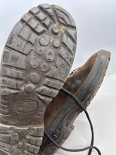 Lade das Bild in den Galerie-Viewer, British Army Surplus Brown Leather Combat Boots - Meindl - Size UK 9 M - The Militaria Shop