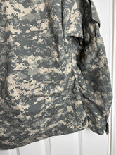 Charger l'image dans la galerie, Surplus US Army ACU Combat Uniform Jacket-Small Short - The Militaria Shop