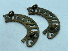 Lade das Bild in den Galerie-Viewer, Original Pair of WW1 British Army Foresters Regiment Shoulder Titles - The Militaria Shop