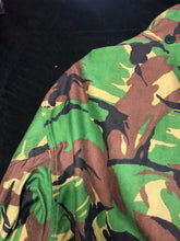 Charger l'image dans la galerie, Genuine British Army 68 Pattern DPM Field Jacket Smock - Size 1 - 38" Chest - The Militaria Shop