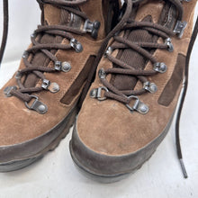 Load image into Gallery viewer, British Army Surplus Brown Leather Combat Boots - Iturri - Size UK 7 M - The Militaria Shop