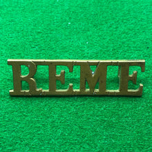 Load image into Gallery viewer, Original WW2 British Army Brass Shoulder Title - REME Engineers - The Militaria Shop