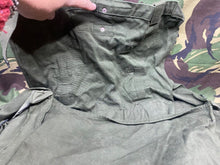 Charger l'image dans la galerie, Original British Army 58 Pattern Webbing Back Pack - The Militaria Shop