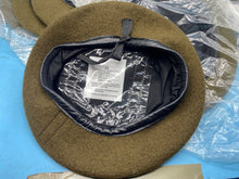 Lade das Bild in den Galerie-Viewer, Original British Army Guards Division Beret - Dress Uniform Hat NEW - Size 48 - The Militaria Shop