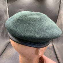 Charger l'image dans la galerie, Genuine British Army Forces Rifles Wool Beret - Size 59 - The Militaria Shop