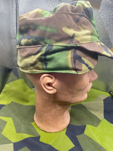 Load image into Gallery viewer, Original British Army 68 Pattern Cold Weather DPM Combat Camouflage - Size 6 3/4 - The Militaria Shop