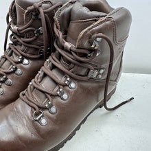 Load image into Gallery viewer, British Army Surplus Brown Leather Combat Boots - Iturri - Size UK 6 M - The Militaria Shop