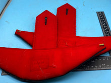 Lade das Bild in den Galerie-Viewer, Pair of Original British Army Grenadier Guards Bandsman's Epaulettes / Wings - The Militaria Shop