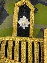 Load image into Gallery viewer, Original British Army Irish Guards Bandsman's Swallows Nest Epaulettes - The Militaria Shop