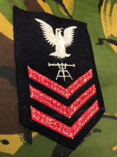 Lade das Bild in den Galerie-Viewer, Genuine US Navy Fire Controlman Patch / Badge - The Militaria Shop