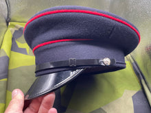 Lade das Bild in den Galerie-Viewer, Original British Army Royal Engineers Peaked Cap - Size 54cm - The Militaria Shop