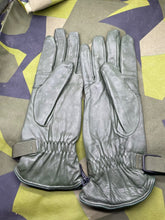 Load image into Gallery viewer, Original British Army Mk II Combat Gloves - Unissued - Size 7 - 1996 - The Militaria Shop