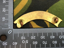 Charger l'image dans la galerie, Genuine British Army WW1 Brass Shoulder Title - Red Cross - The Militaria Shop