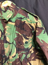 Lade das Bild in den Galerie-Viewer, Genuine Army Surplus British DPM Camouflaged Combat Smock Jacket - Size 170/104 - The Militaria Shop