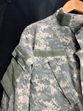 Load image into Gallery viewer, US Army Issue ACU Digicam Digital Camouflage Ripstop Shirt - Medium Long - The Militaria Shop