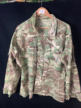 Charger l'image dans la galerie, Genuine British Army MTP Camo Combat Jacket Marine Commando IR Treated - 170/96 - The Militaria Shop