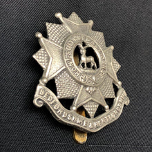 Charger l'image dans la galerie, Original WW1 / WW2 British Army Bedfordshire & Hertfordshire Regiment Cap Badge - The Militaria Shop