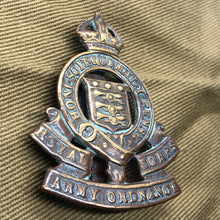 Load image into Gallery viewer, Original WW2 British Army Royal Army Ordnance Corps RAOC Cap Badge - The Militaria Shop