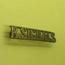 Load image into Gallery viewer, Original WW2 British Army R.Signals Royal Signals Shoulder Title - The Militaria Shop