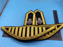 Lade das Bild in den Galerie-Viewer, Pair of Original British Army Grenadier Guards Bandsman's Epaulettes / Wings - The Militaria Shop