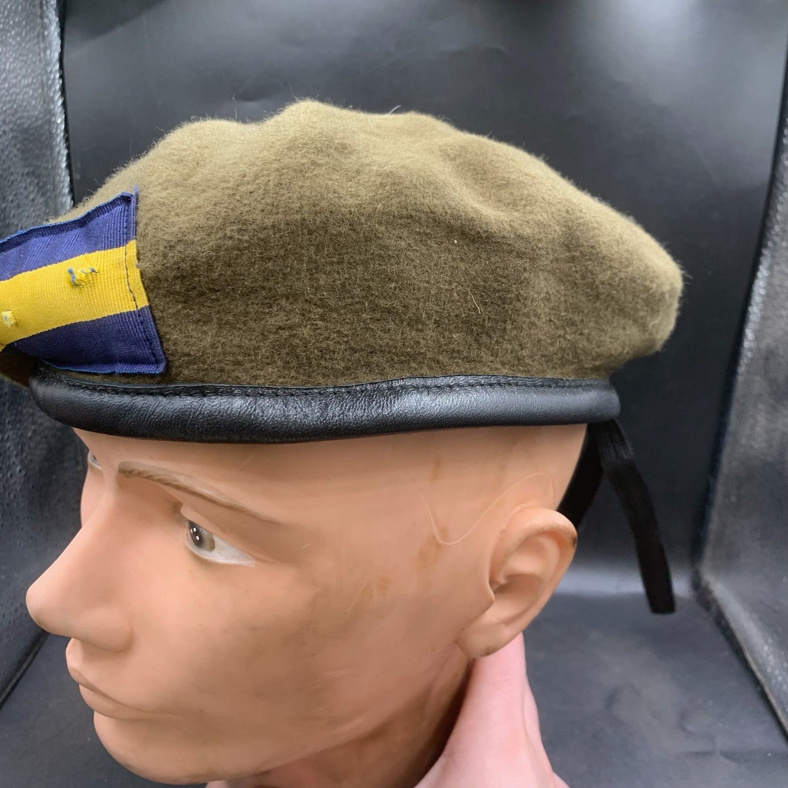 Genuine British Army Guards Givision Beret - Size 57 - The Militaria Shop