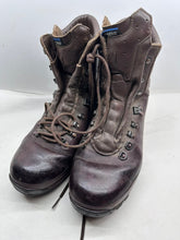 Lade das Bild in den Galerie-Viewer, British Army Surplus Brown Leather Combat Boots - Altberg - Size UK 9 M - The Militaria Shop