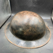 Lade das Bild in den Galerie-Viewer, Original British Army WW2 Combat Steel Helmet - The Militaria Shop