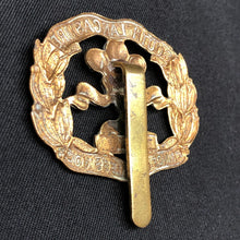 Load image into Gallery viewer, Original WW1 British Army Cap Badge - South Lancashire - The Militaria Shop
