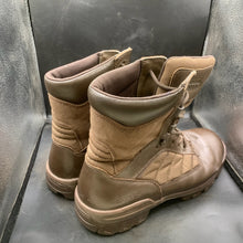 Charger l'image dans la galerie, British Army Surplus Brown Leather Bates Male Combat Patrol Boots - Size UK 9 W - The Militaria Shop