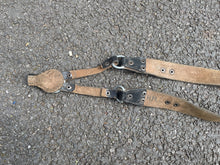 Lade das Bild in den Galerie-Viewer, Original German Army Leather Equipment Y-Straps - The Militaria Shop