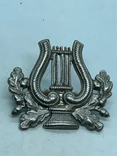 Charger l'image dans la galerie, Original British Army WW1 / WW2 Volunteer Musician's Cap Badge - The Militaria Shop