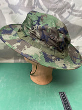 Load image into Gallery viewer, Genuine US Army Jungle Camouflage Boonie Sun Hat Hot Weather Type II - Size 8 - The Militaria Shop
