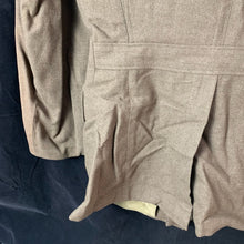 Lade das Bild in den Galerie-Viewer, Original WW2 US Army Class A Dress Jacket 1942 - Private Ryan Prop - 39" Large - The Militaria Shop