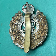 Load image into Gallery viewer, Original WW1 British Army Royal Engineers GV Cap Badge - The Militaria Shop