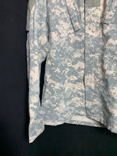 Charger l'image dans la galerie, US Army Issue ACU Digicam Digital Camouflage Ripstop Shirt - Medium Long - The Militaria Shop
