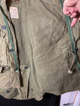 Lade das Bild in den Galerie-Viewer, Genuine British Army Issue 1950s Middle Parka Coat Size 4 - 44" Chest - RARE - The Militaria Shop