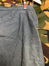 Lade das Bild in den Galerie-Viewer, British Army Women's Skirt Lovat Green - Size 28" Waist - The Militaria Shop
