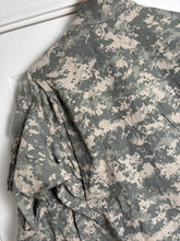 Lade das Bild in den Galerie-Viewer, Surplus US Army ACU Combat Uniform Jacket-Small Regular - The Militaria Shop