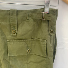 Charger l'image dans la galerie, Genuine British Army Surplus Lightweight Men's Trousers - Size 72/80/96 - The Militaria Shop
