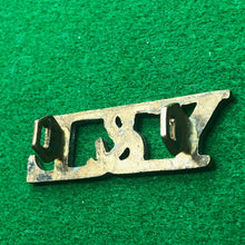 Load image into Gallery viewer, Original WW2 British Army Brass Shoulder Title - South Wales Borderers - The Militaria Shop