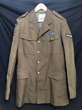 Lade das Bild in den Galerie-Viewer, British Army Grade 1 No.2 Dress Uniform Jacket - Glider Pilot - Size 188/108/92 - The Militaria Shop