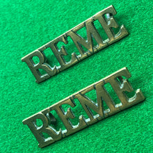 Load image into Gallery viewer, Original WW2 British Army REME Mechanical Engineers Brass Shoulder Titles - The Militaria Shop