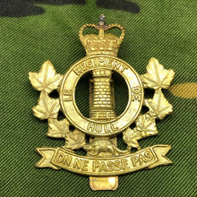 Load image into Gallery viewer, Genuine Canadian Army Brass Cap Badge - Régiment de Hull - The Militaria Shop
