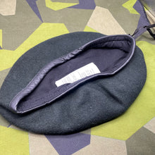 Charger l'image dans la galerie, Original British Army Light Infantry Beret - Size 57cm - The Militaria Shop