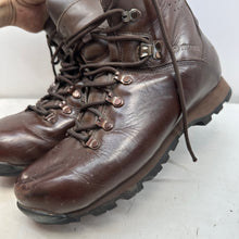 Load image into Gallery viewer, British Army Surplus Brown Leather Combat Boots - Iturri - Size UK 9 M - The Militaria Shop