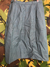 Lade das Bild in den Galerie-Viewer, British Army Women's Skirt Lovat Green - Size 24" Waist - The Militaria Shop