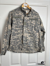 Charger l'image dans la galerie, Surplus US Army ACU Combat Uniform Jacket-Medium Regular - The Militaria Shop