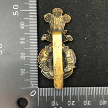 Load image into Gallery viewer, Original WW2 British Army Cap Badge - Yorkshire Hussars - The Militaria Shop