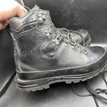 Charger l'image dans la galerie, German Army Black Leather Army Heavy Duty Combat Boots Meindl Size EU 43 UK 9 - The Militaria Shop