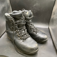 Charger l'image dans la galerie, British Army Surplus Black Leather ITURRI Combat Patrol Boots - Size UK 6 L - The Militaria Shop
